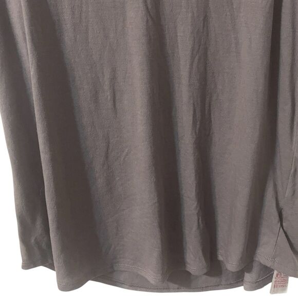 Walt Disney World 50th Anniversary Minnie Mouse Castle Shirt Size L Gray V-Neck - Picture 13 of 15